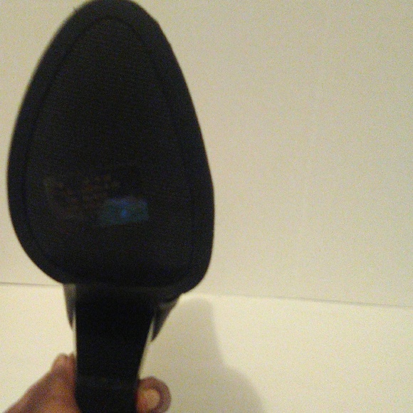 Women Boots - Picture 7 of 7